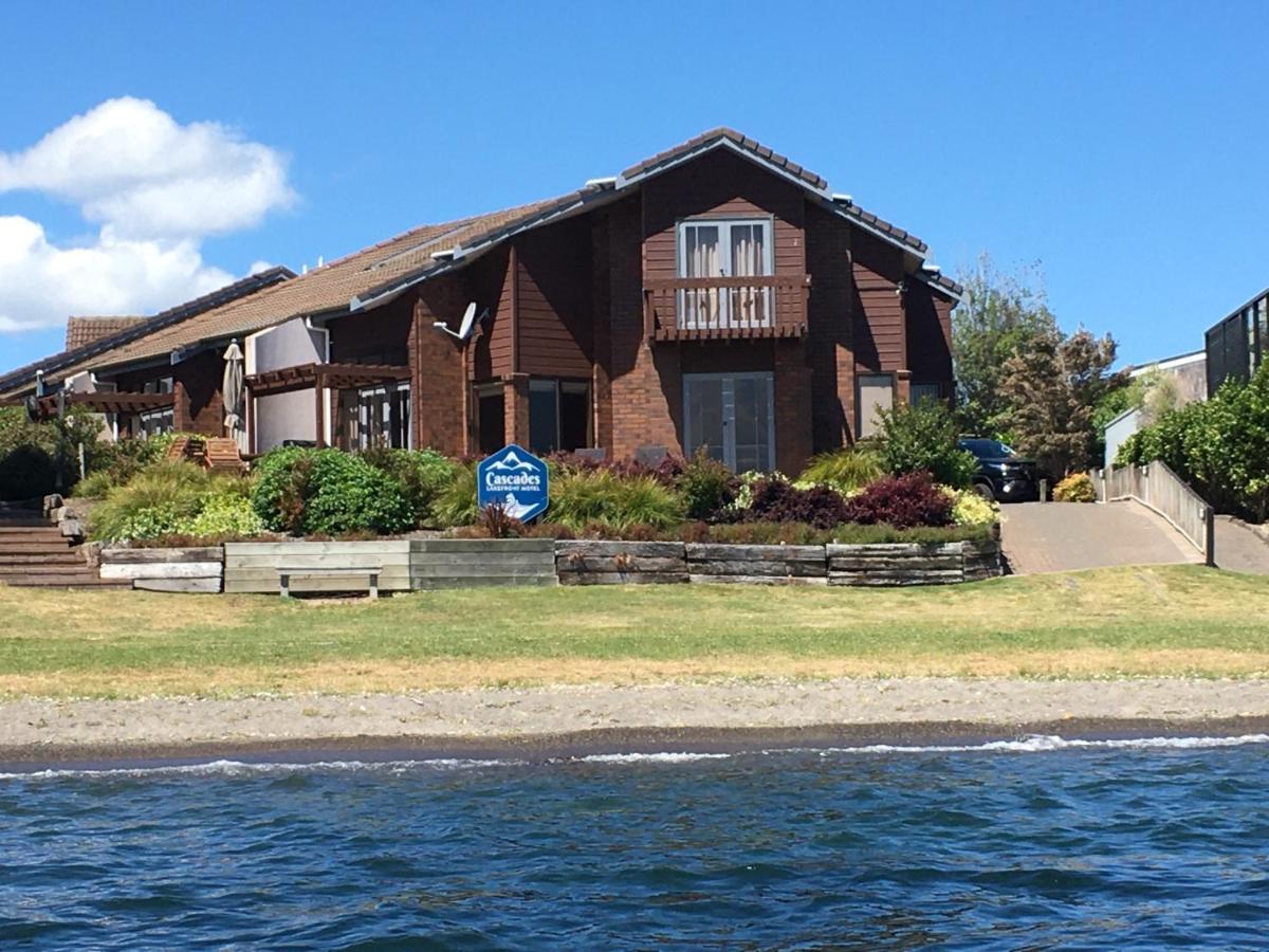 Cascades Lakefront Motel Lac Lac Taupo Extérieur photo The house at 10000 Lake Washington Boulevard East, where the band recorded the album