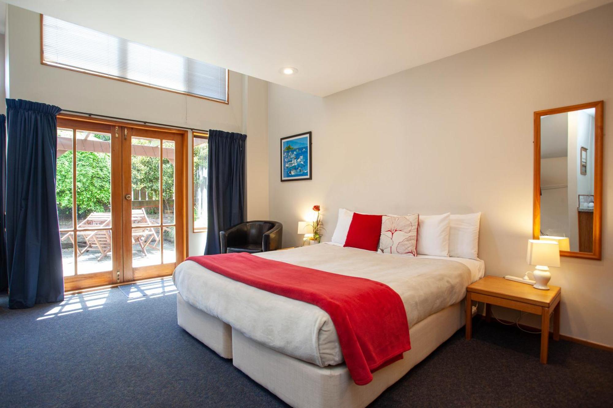 Cascades Lakefront Motel Lac Lac Taupo Chambre photo A typical motel room