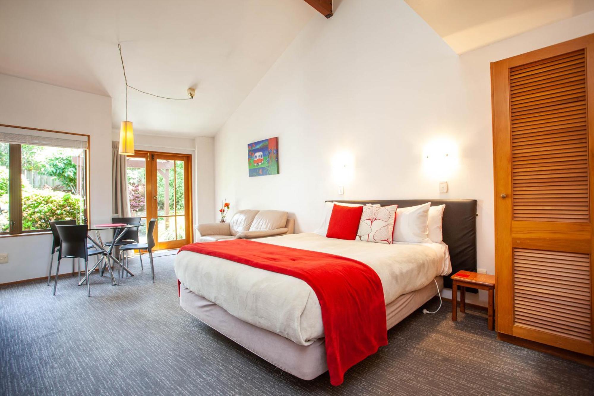 Cascades Lakefront Motel Lac Lac Taupo Chambre photo A typical Studio