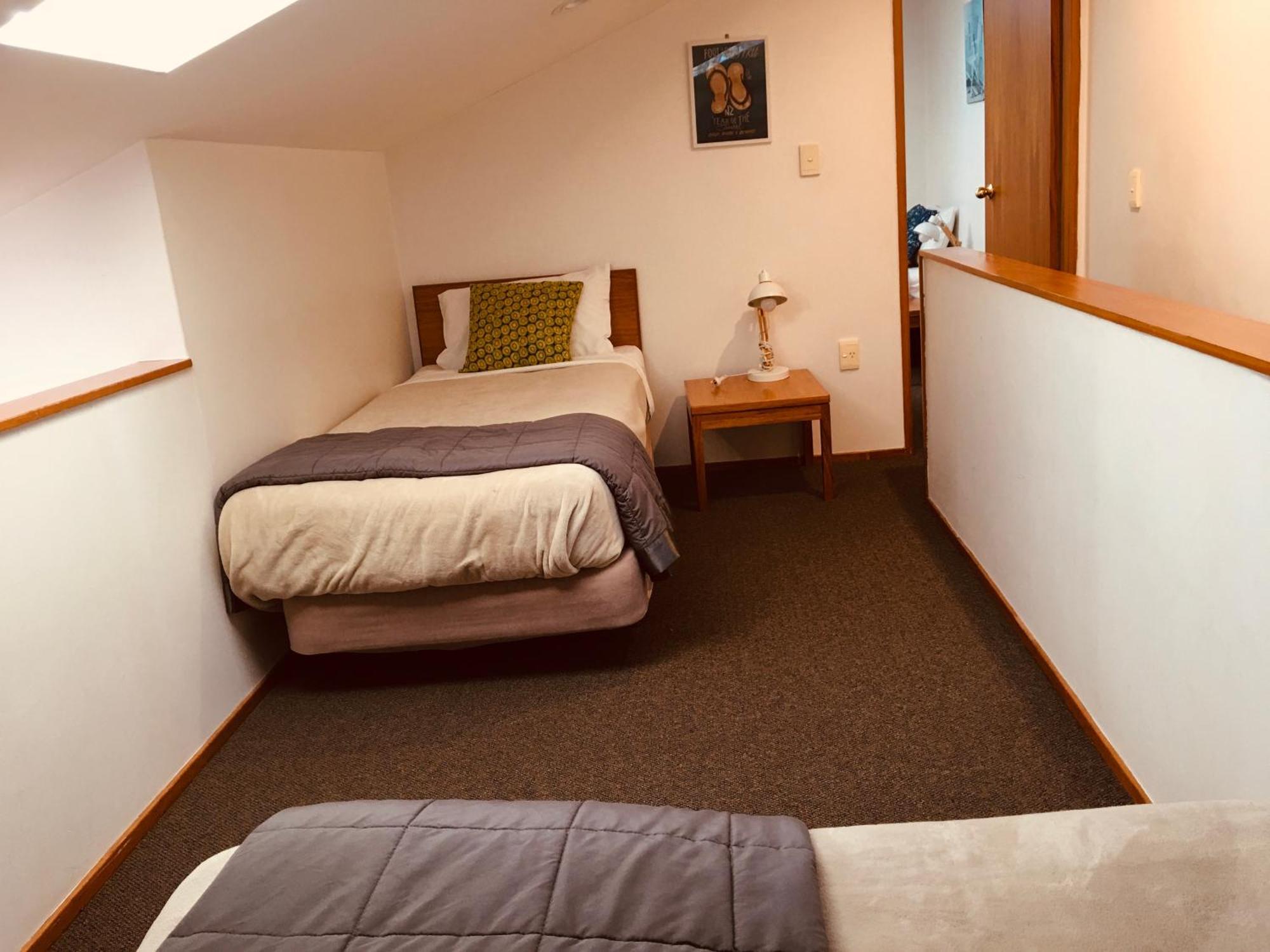 Cascades Lakefront Motel Lac Lac Taupo Extérieur photo A single room at the hotel