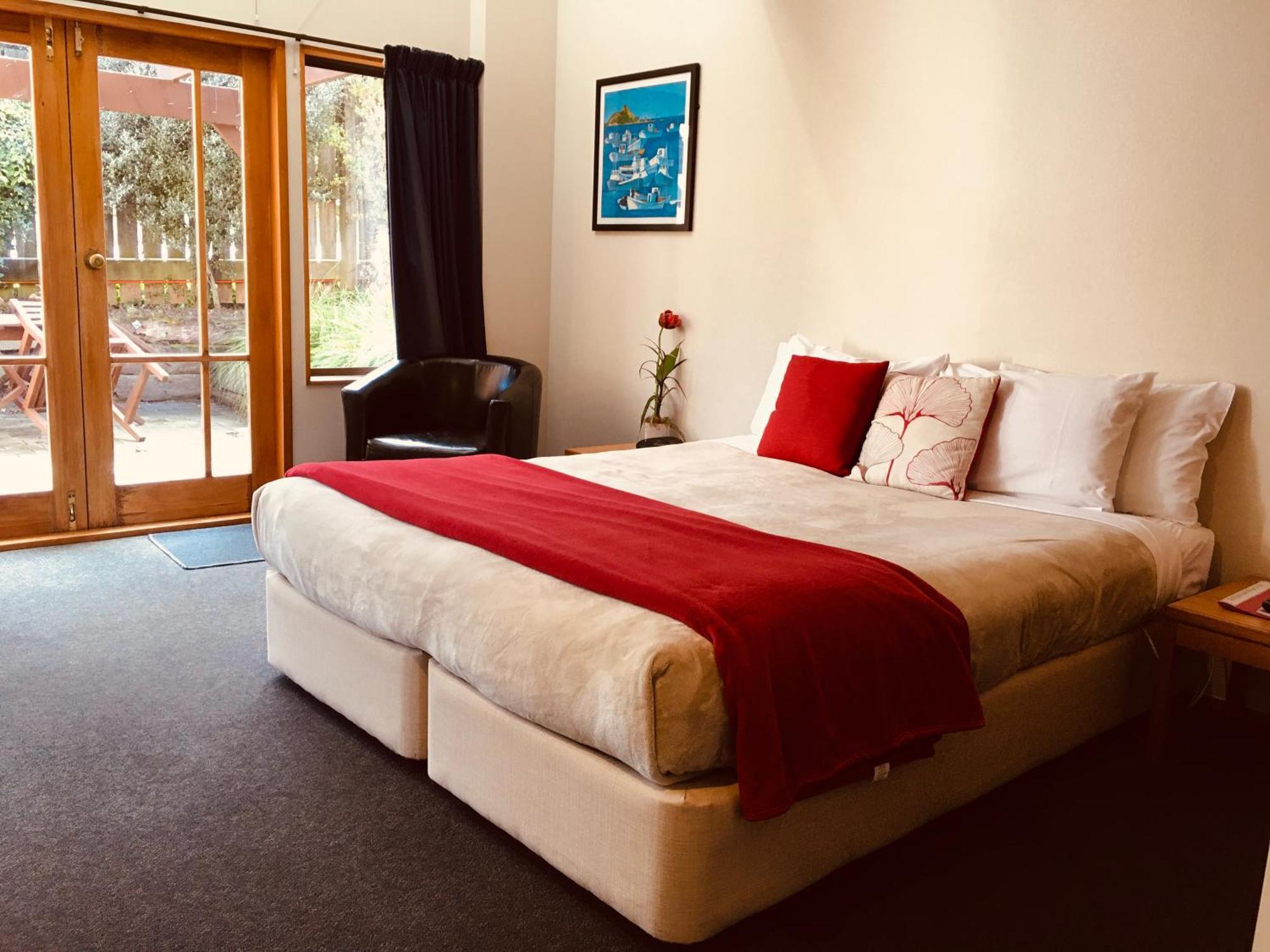 Cascades Lakefront Motel Lac Lac Taupo Extérieur photo A room at the hotel