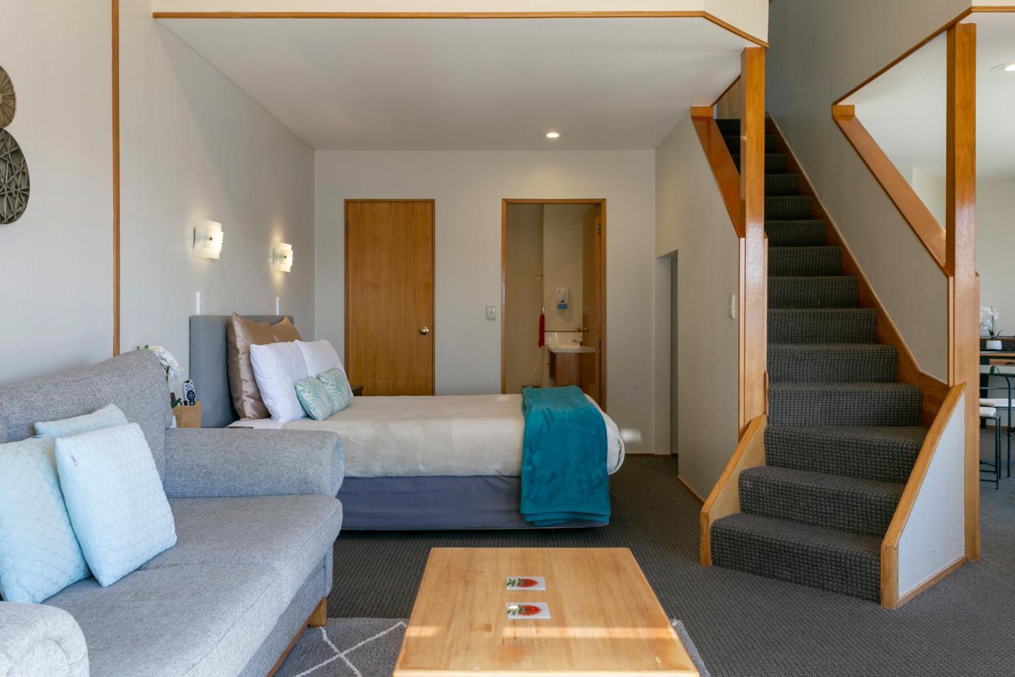 Cascades Lakefront Motel Lac Lac Taupo Extérieur photo A suite at the hotel